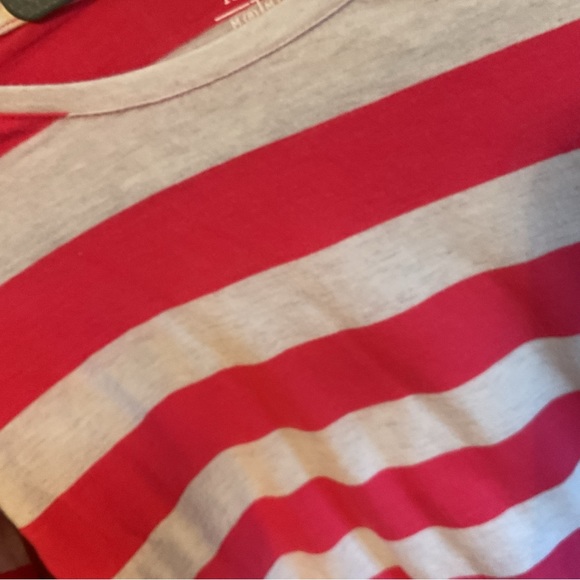 Old navy relaxed striped long sleeve T - Picture 3 of 3